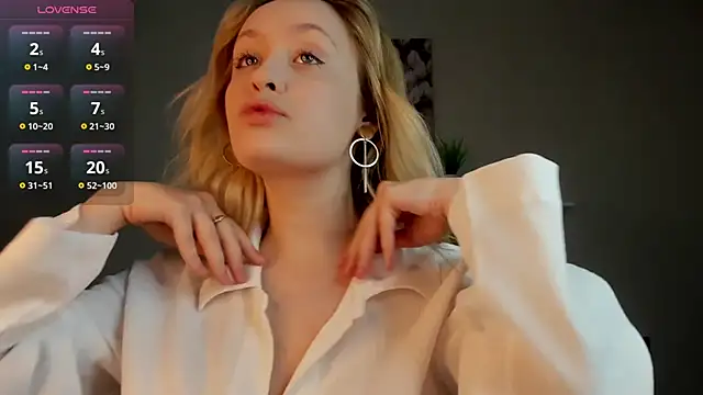 Snapshot of Julliakoill chatting on November 23, 8:02 am Julliakoill online show from November 23, 8:02 am