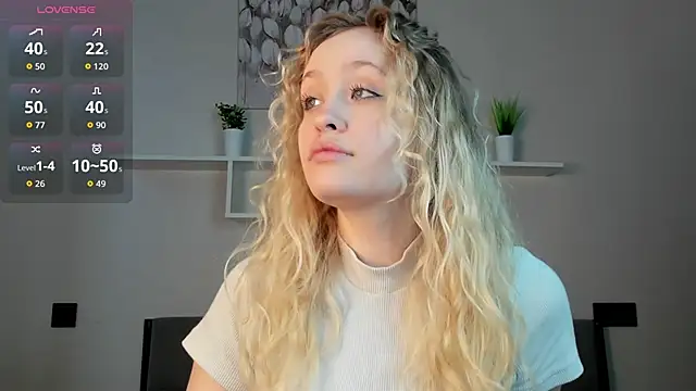 Snapshot of Julliakoill chatting on November 6, 9:02 am Julliakoill online show from November 6, 9:02 am