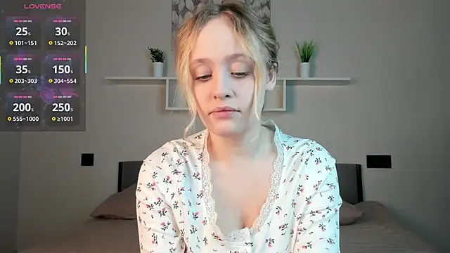 Snapshot of Julliakoill chatting on October 30, 4:44 am Julliakoill online show from October 30, 4:44 am