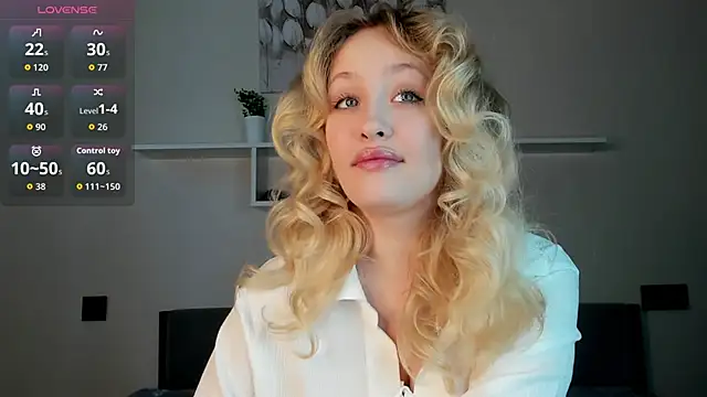 Snapshot of Julliakoill chatting on November 28, 7:52 am Julliakoill online show from November 28, 7:52 am