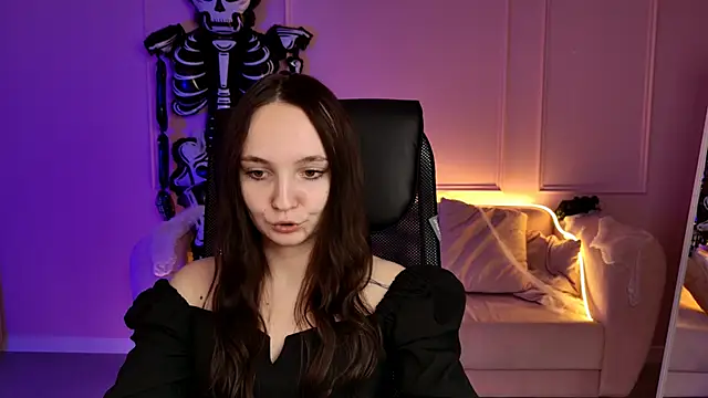 ameliaglamour online show from October 24, 10:58 am