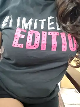 Snapshot of Kayna_Rawat chatting on November 9, 10:41 am Kayna Rawat online show from November 9, 10:41 am