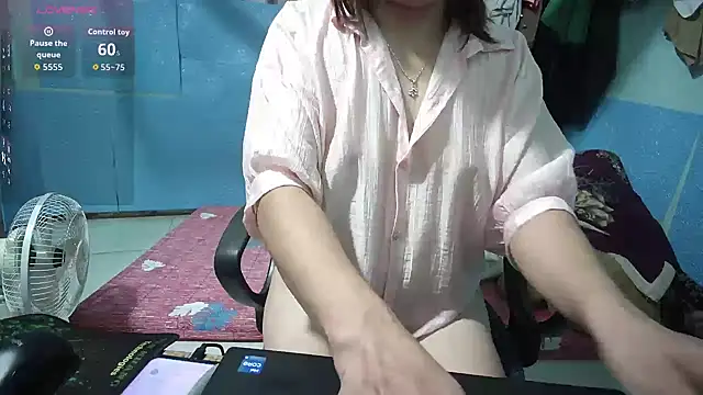 Snapshot of Xue_weng chatting on October 1, 8:13 pm Xue weng online show from October 1, 8:13 pm