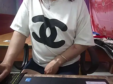 Snapshot of Xue_weng chatting on May 27, 11:01 pm Xue weng online show from May 27, 11:01 pm