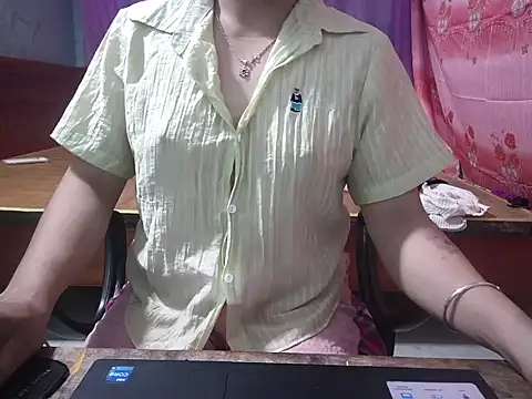 Snapshot of Xue_weng chatting on May 31, 8:53 pm Xue weng online show from May 31, 8:53 pm