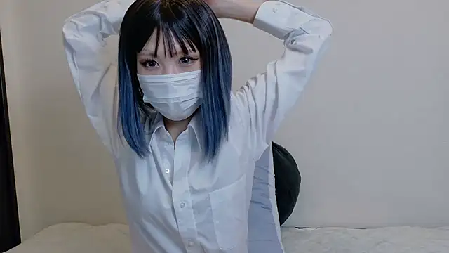 sarina at online show from April 24, 9:33 am