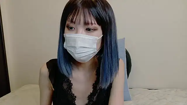 sarina at online show from May 3, 9:36 am