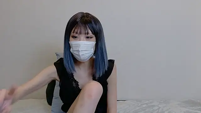 sarina at online show from June 6, 7:35 am