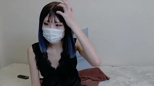 sarina at online show from May 17, 9:31 am