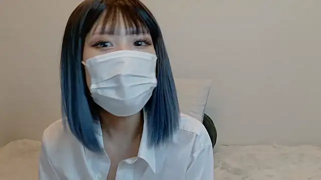 sarina at online show from April 4, 7:37 am