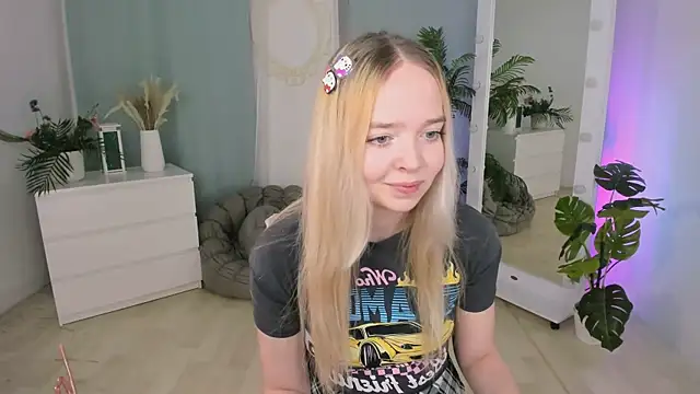 BellaMontgomery online show from December 3, 10:53 pm