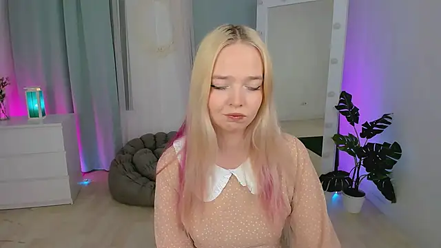 BellaMontgomery online show from February 6, 4:03 pm