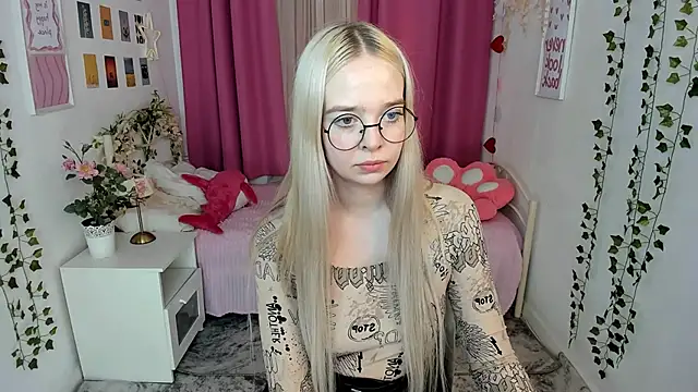 BellaMontgomery online show from April 30, 4:14 pm