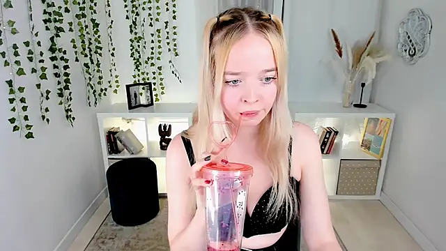 BellaMontgomery online show from November 2, 9:42 pm