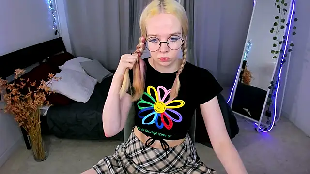 BellaMontgomery online show from March 31, 12:18 pm