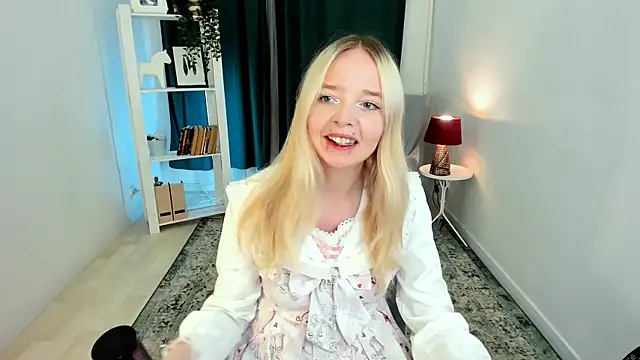 BellaMontgomery online show from July 15, 10:28 pm