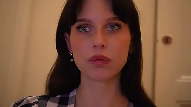 ellaa91 online show from December 5, 3:32 pm