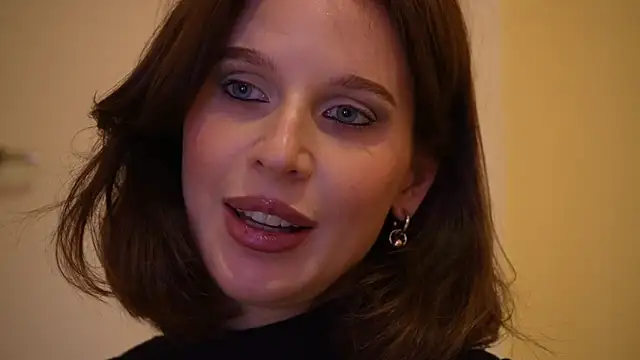 Snapshot of ellaa91 chatting on June 17, 5:56 pm ellaa91 online show from June 17, 5:56 pm