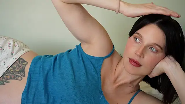 ellaa91 online show from April 25, 1:14 pm