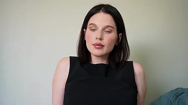 ellaa91 online show from May 3, 1:15 pm