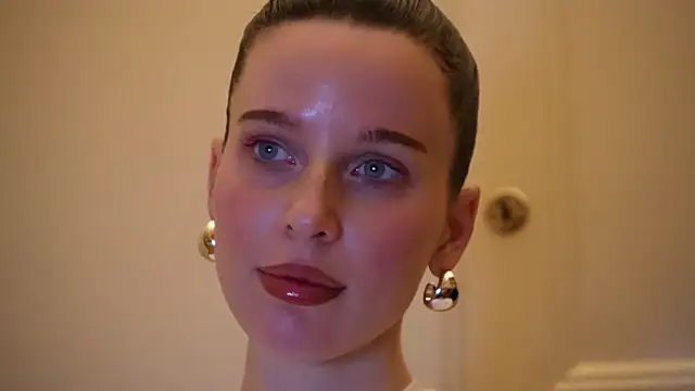 ellaa91 online show from March 24, 7:03 pm