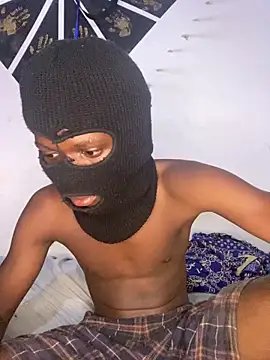 Jaydemasked online show from April 30, 9:49 am