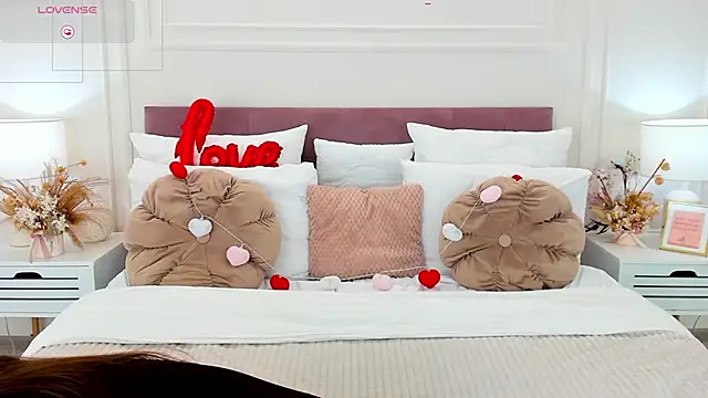 Snapshot of ToriSonn chatting on February 21, 6:15 am ToriSonn online show from February 21, 6:15 am