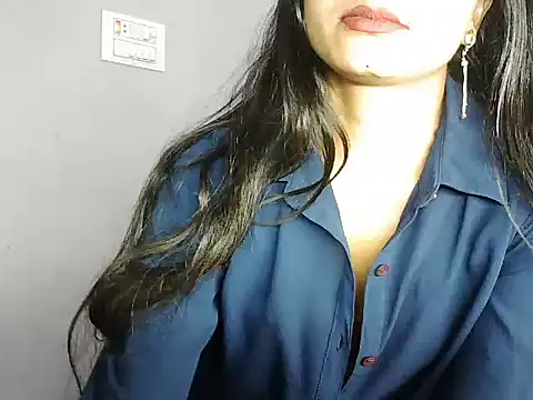 ROSE GOLDE online show from December 22, 7:08 am