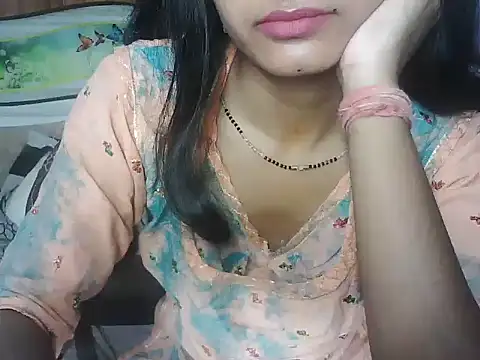 ROSE GOLDE online show from May 18, 8:52 am