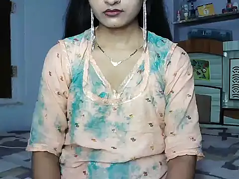 Snapshot of ROSE_GOLDE chatting on June 18, 5:50 am ROSE GOLDE online show from June 18, 5:50 am