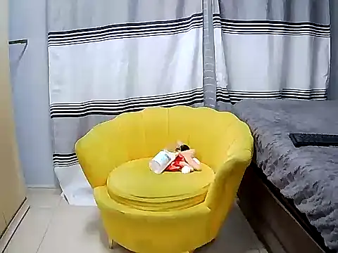 Snapshot of CouplesX96xx chatting on December 18, 9:51 pm CouplesX96xx online show from December 18, 9:51 pm