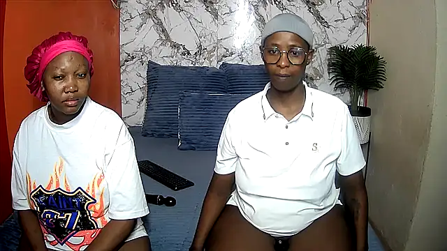 CouplesX96xx online show from May 13, 3:13 am