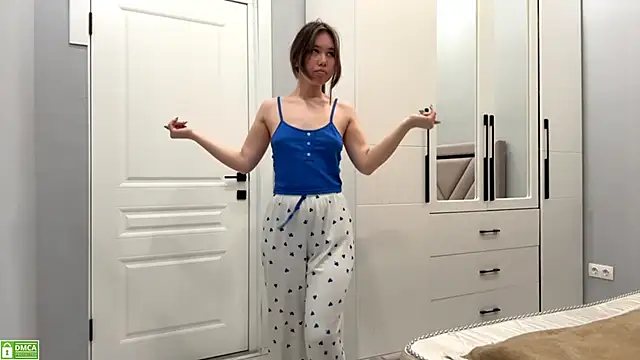 Wow Akemi online show from November 2, 8:19 am