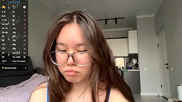 Wow Akemi online show from September 29, 9:38 am