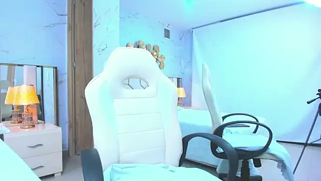 Snapshot of BabyAngel18_ chatting on October 18, 3:30 am BabyAngel18 online show from October 18, 3:30 am