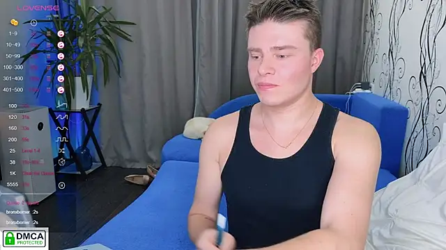 Snapshot of holy_eggs_02 chatting on November 5, 9:07 pm holy eggs 02 online show from November 5, 9:07 pm