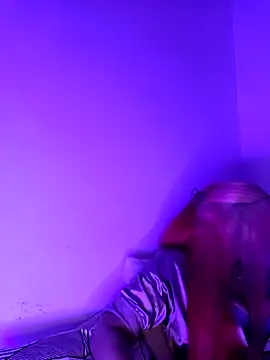 iamlalamilano online show from February 6, 8:27 pm