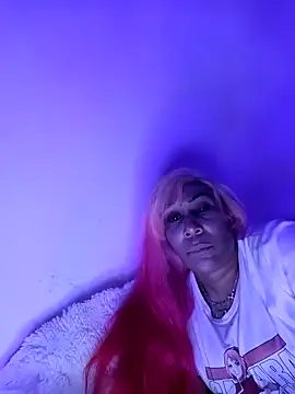 iamlalamilano online show from February 10, 7:13 pm