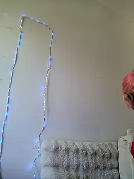 iamlalamilano online show from February 24, 3:57 pm