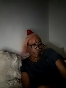 iamlalamilano online show from April 4, 9:10 pm