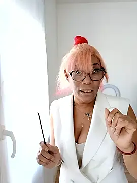 iamlalamilano online show from April 8, 11:01 am