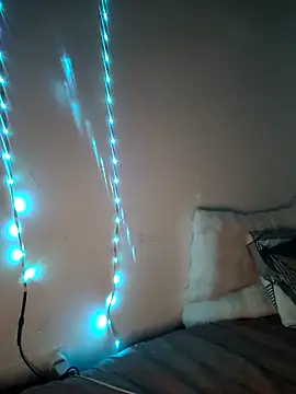 iamlalamilano online show from March 1, 11:05 pm