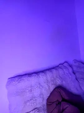 iamlalamilano online show from February 9, 9:24 pm