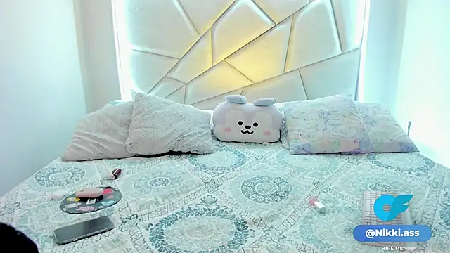 Sweeetcurvyx online show from March 6, 1:11 am