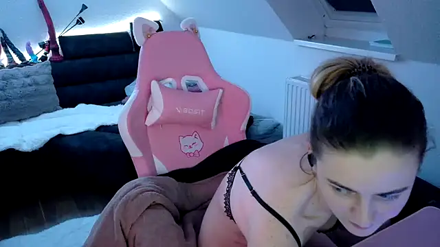 Melly4You online show from March 12, 11:31 pm