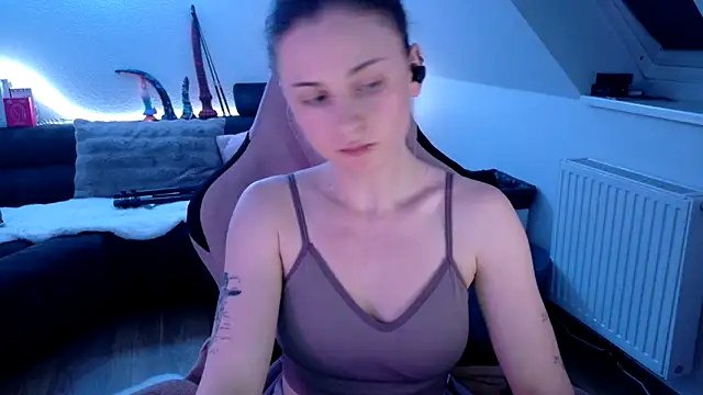 Melly4You online show from May 31, 8:42 pm