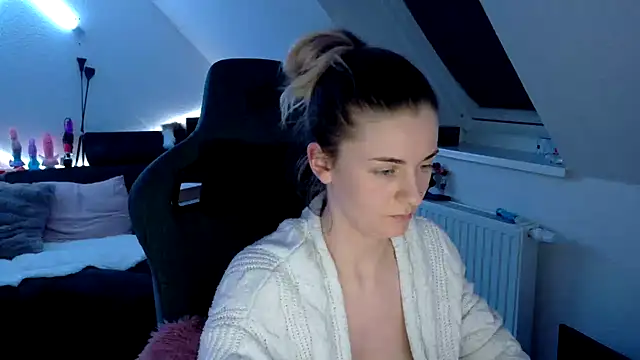 Melly4You online show from April 16, 10:34 pm