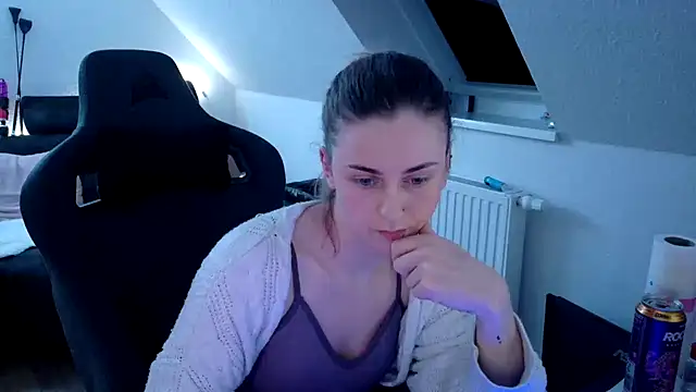 Melly4You online show from April 15, 10:21 pm