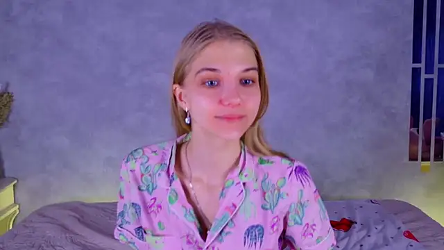 4example Chloe online show from November 20, 10:49 am