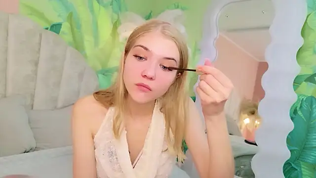 Snapshot of 4example_Chloe chatting on July 12, 5:41 am 4example Chloe online show from July 12, 5:41 am